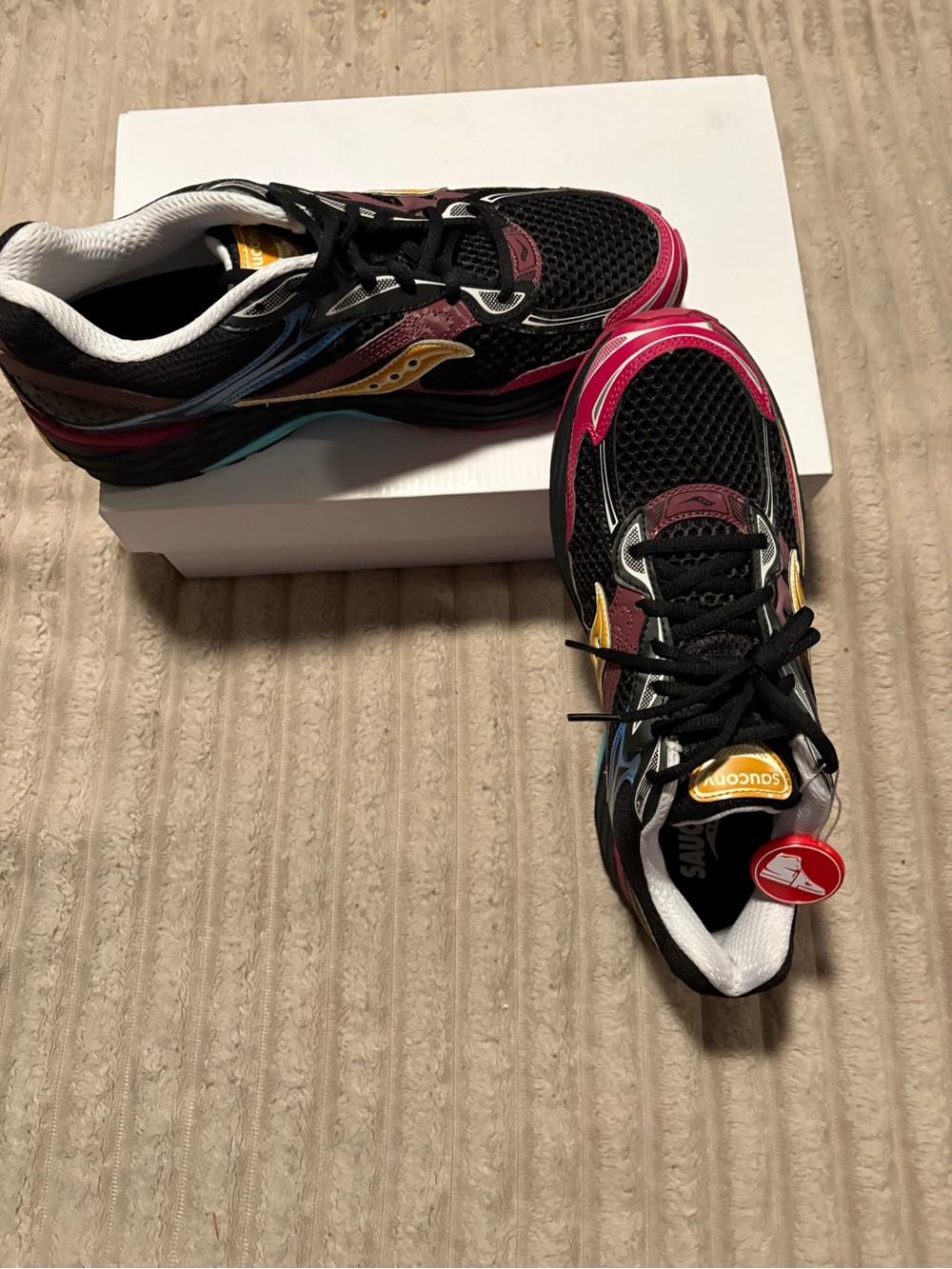 Saucony Women’s Black & Pink Running Shoes BNWT. Size 10.5